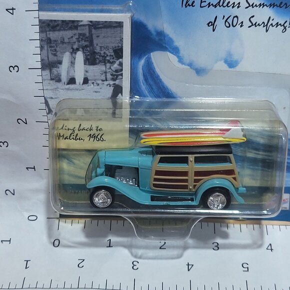 Johnny Lightning Surf Rods Da Surf Woody 2000 Die Cast Scale 1:64 - Picture 9 of 11